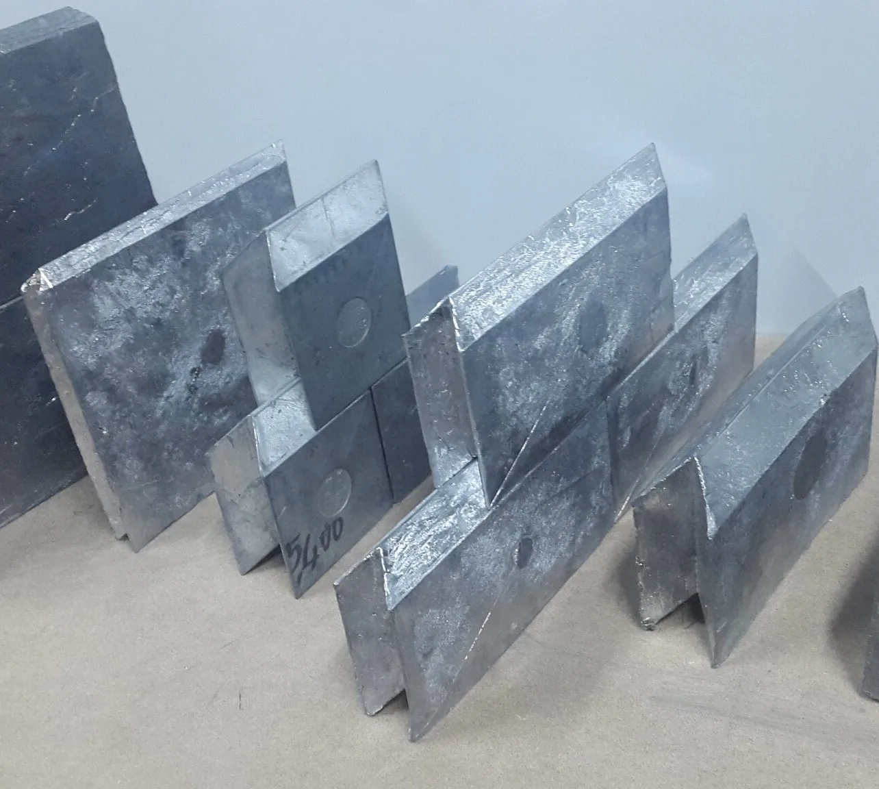 Lead shielding bricks photon attenuation LINAC door